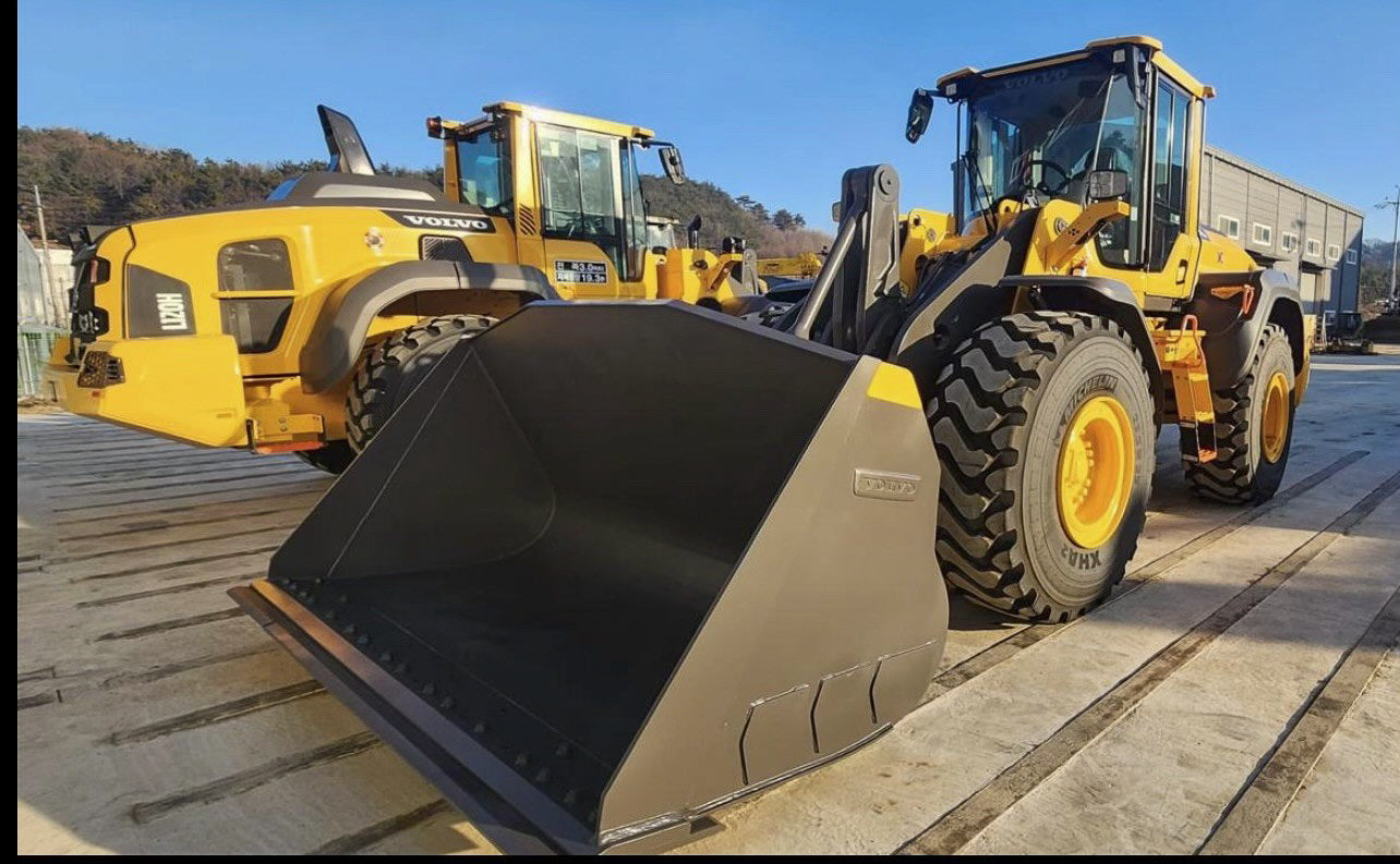 Volvo L120H Integrated Toolcarrier