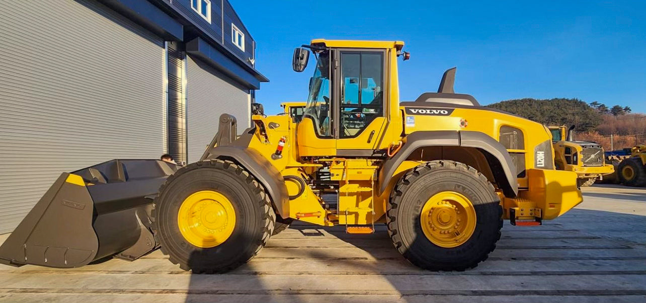 Volvo L120H Integrated Toolcarrier